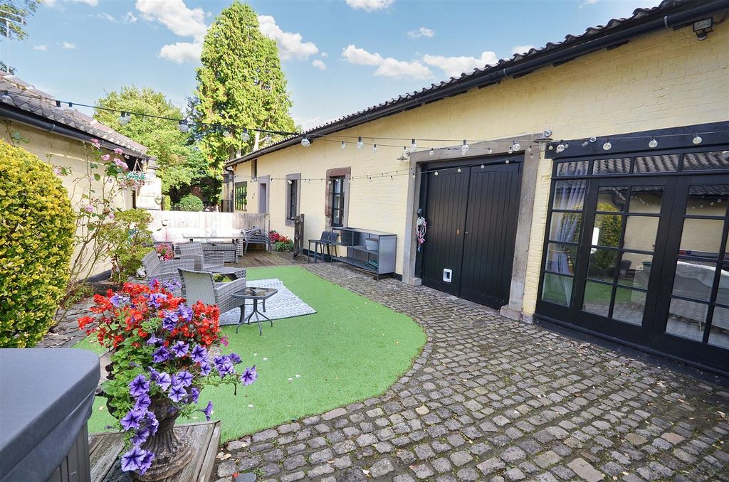 Property photo 1 of 30