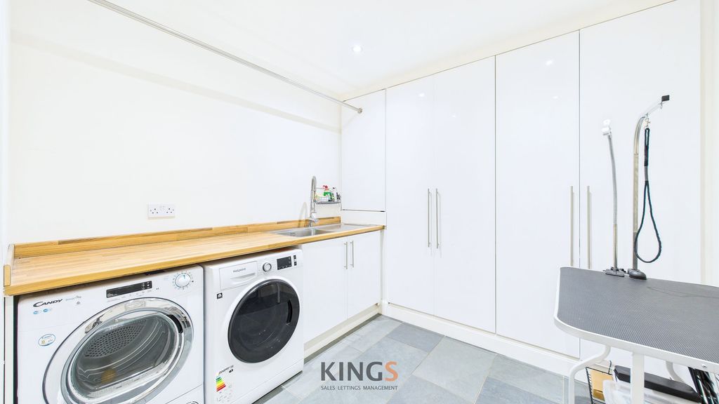 Additional image 21 of 5 bed detached house for saleUpland Drive, Brookmans Park AL9