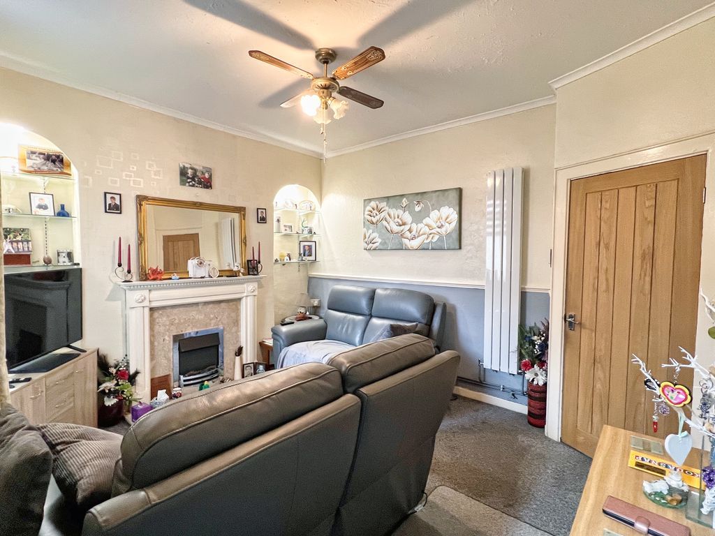 Property photo 3 of 19 Photo 2