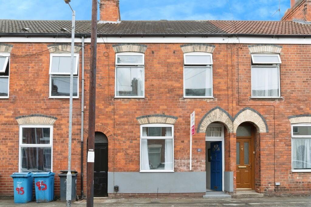 Property photo 1 of 17