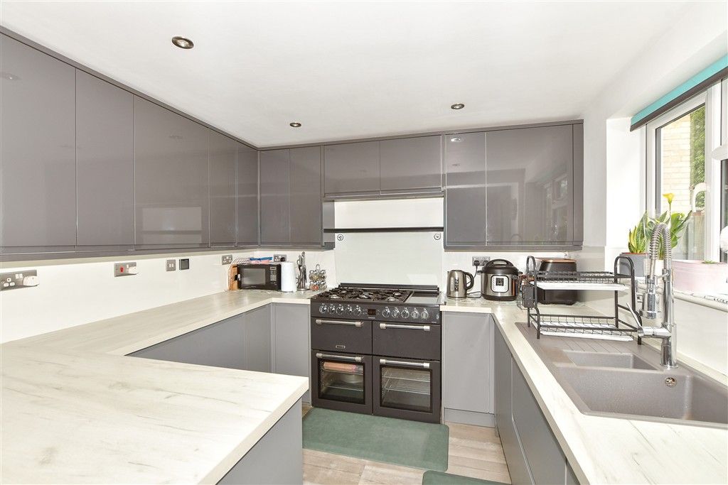 Property photo 3 of 16 Kitchen/Diner