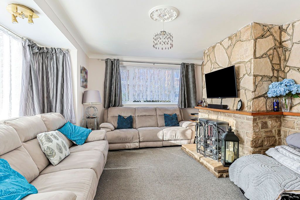 Property photo 2 of 25