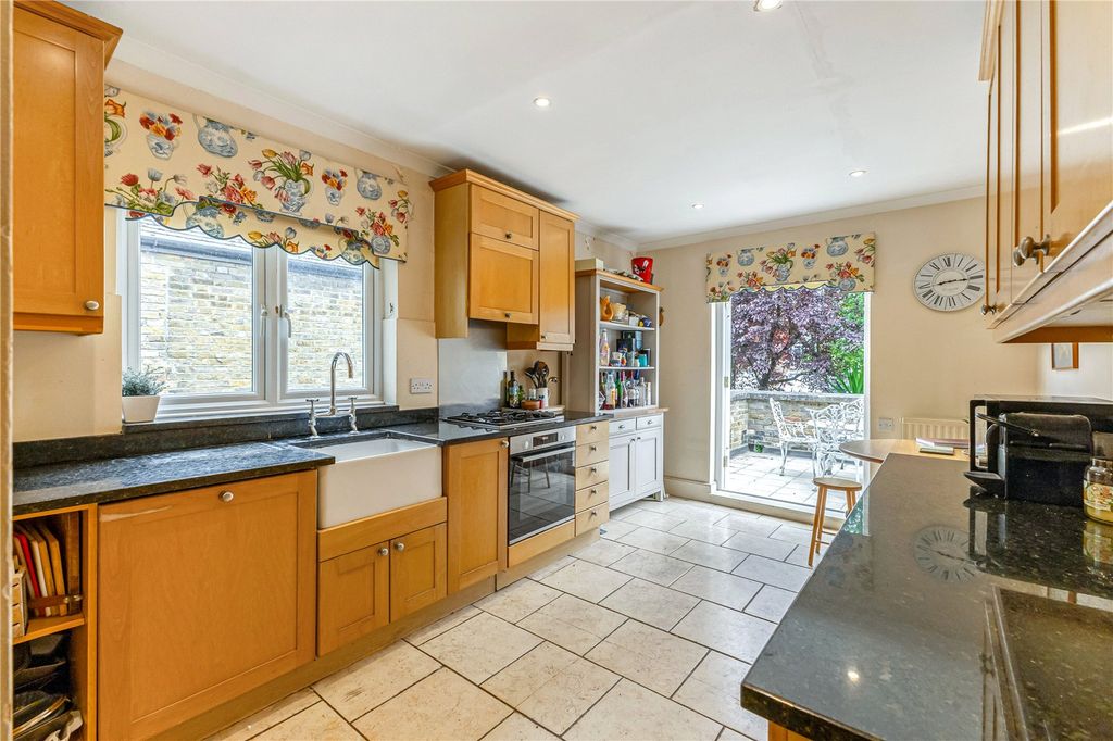 Property photo 3 of 14 Kitchen