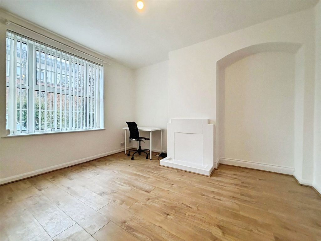 Property photo 2 of 12 Bedroom