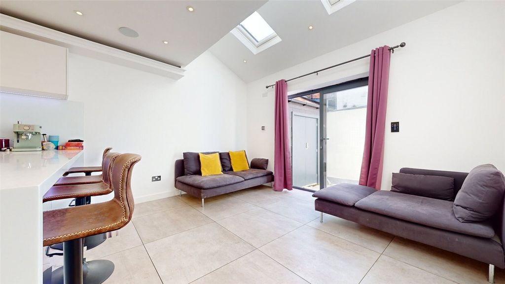 Property photo 1 of 32 Picture No. 28