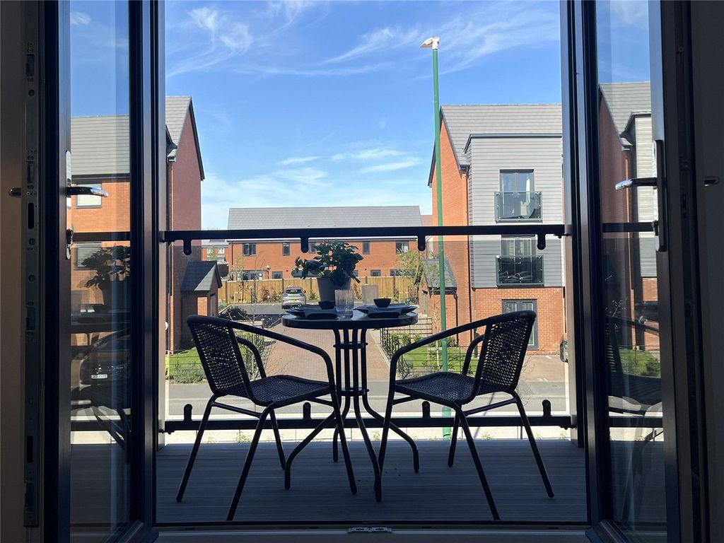 Property photo 2 of 17 Balcony