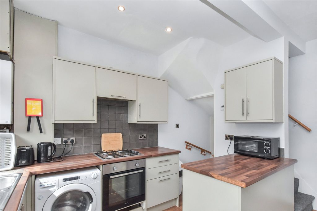 Property photo 2 of 12 Picture No. 20