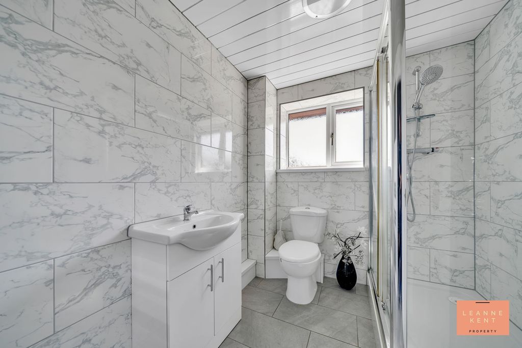 Property photo 3 of 28