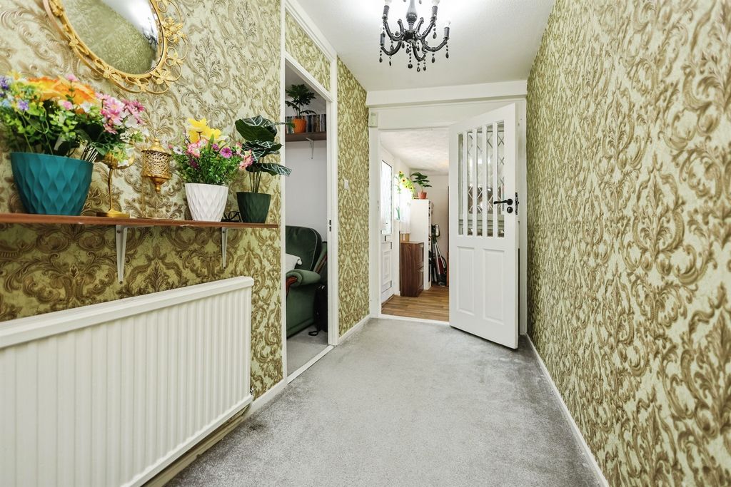 Property photo 3 of 20