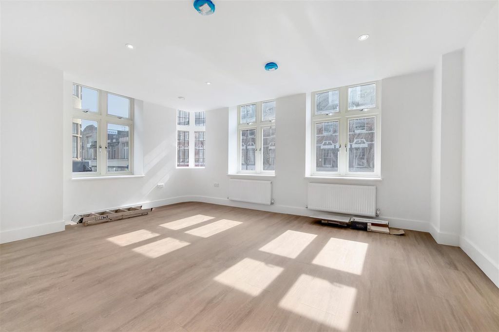 Property photo 1 of 13 1_Kitchen-Reception-1.Jpg