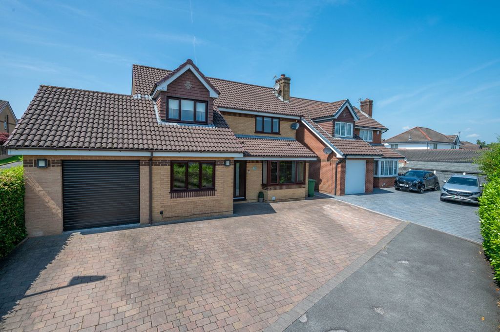 Property photo 1 of 39