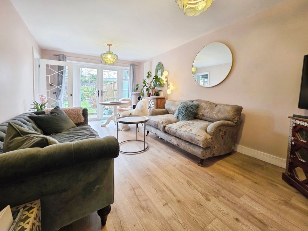 Property photo 3 of 10 Pbox-Img.Jpg