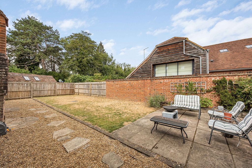 Property photo 2 of 28