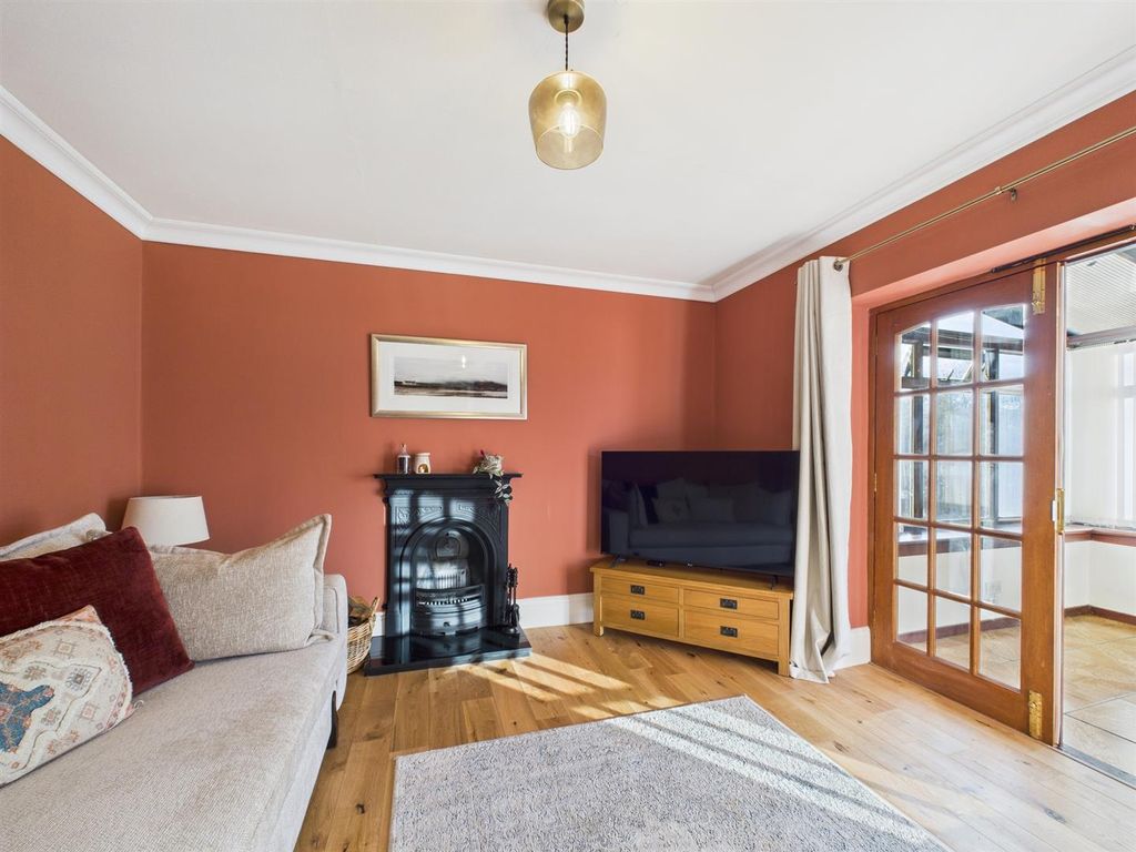 Property photo 2 of 16 Cam01486G0-Pr0914-Still007.Jpg