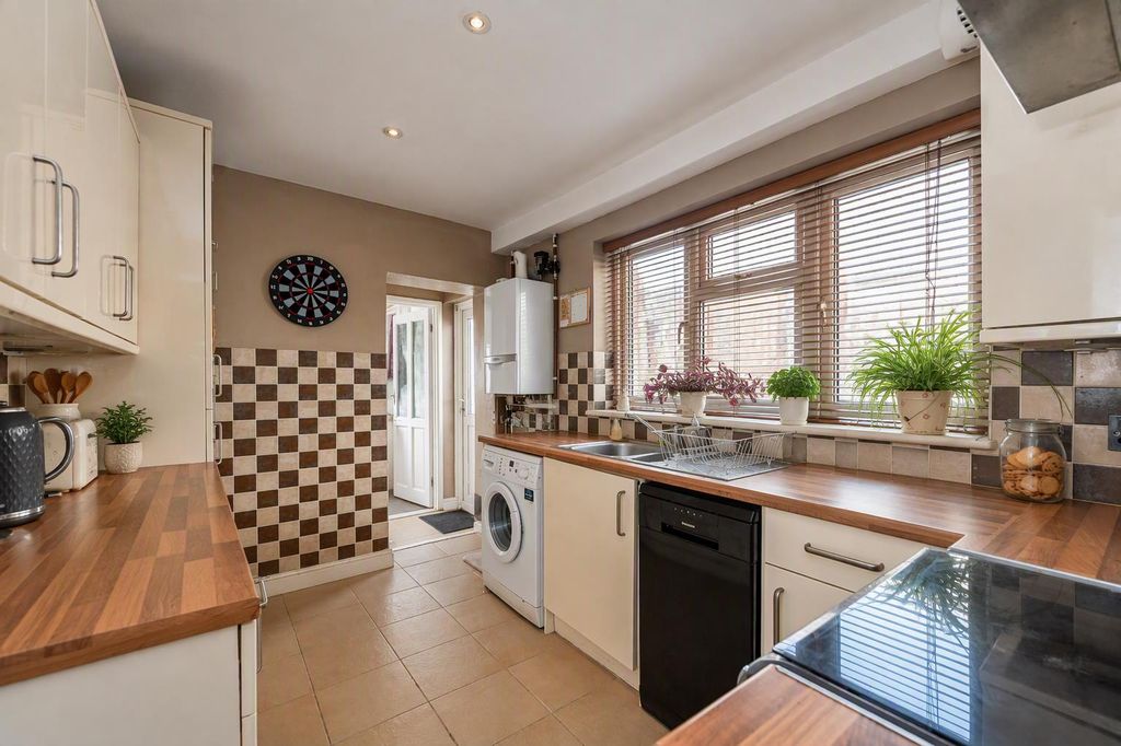 Property photo 3 of 18 Kitchen.Png