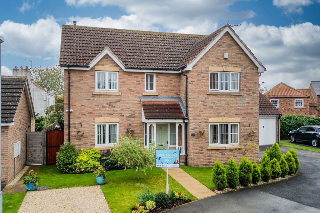 Property photo 1 of 36