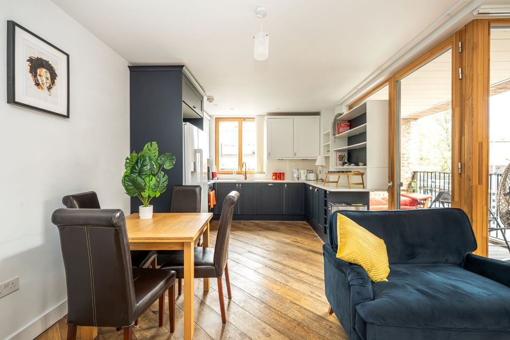 Property photo 3 of 12 Picture No. 24