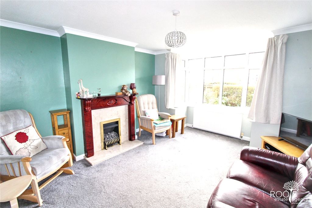 Property photo 2 of 10 Lounge