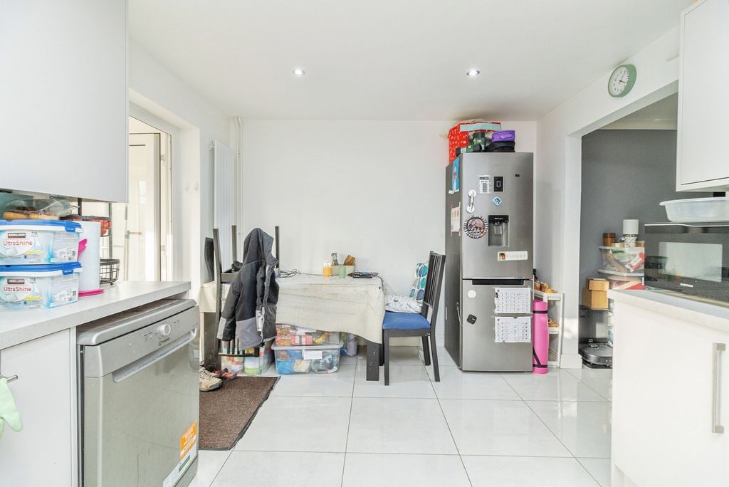 Property photo 3 of 13 Pbox-Img.Jpg