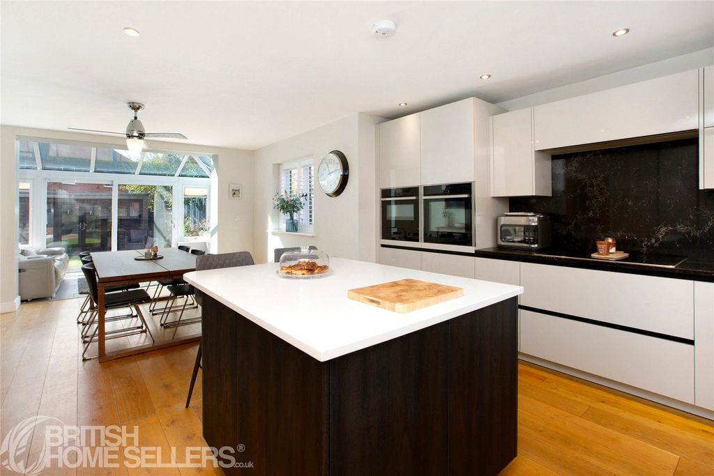 Property photo 2 of 38 Picture No. 43