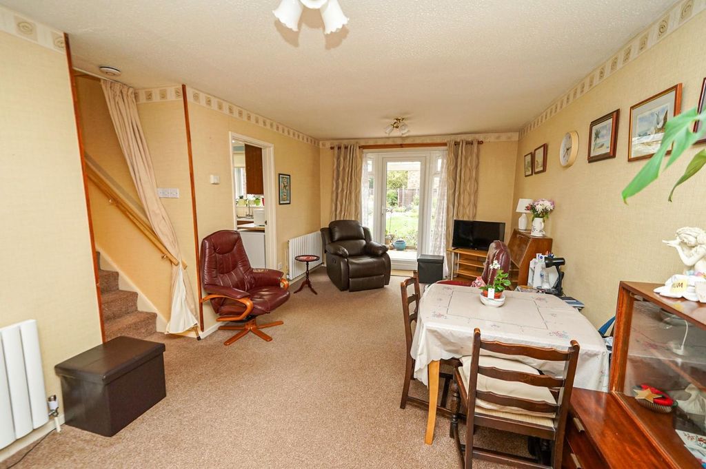 Property photo 2 of 16