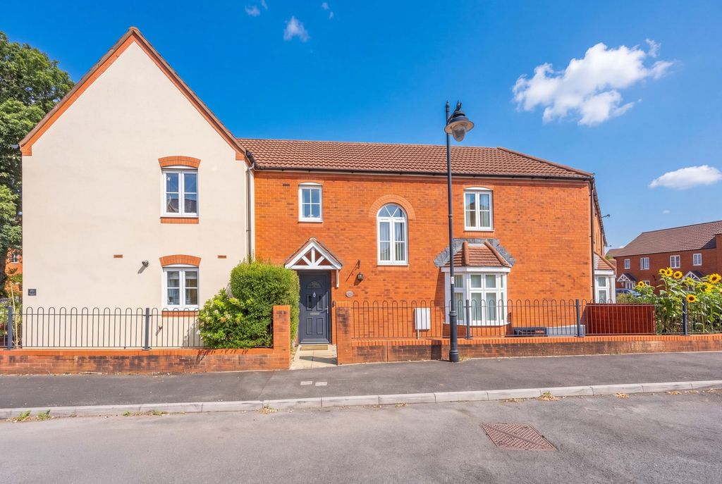 Property photo 1 of 19 Ewemove Taunton Burge Meadow