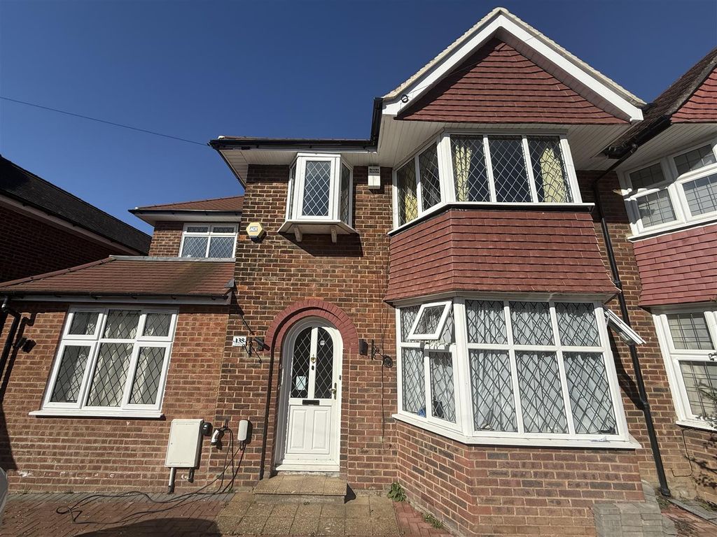 Property photo 1 of 8 External