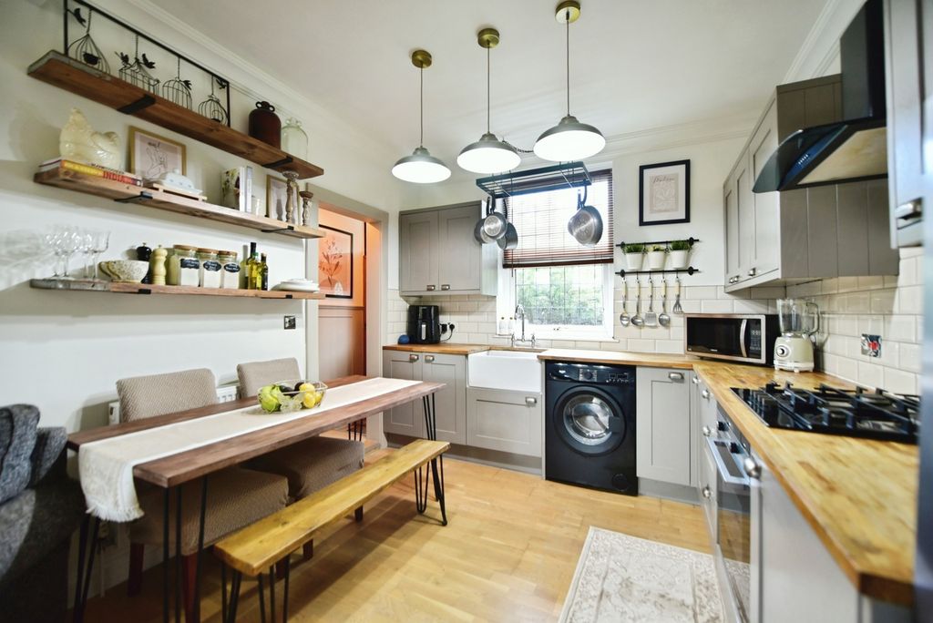 Property photo 3 of 24 Pbox-Img.Jpg