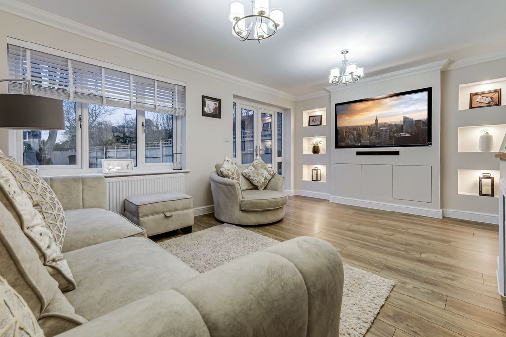 Property photo 3 of 26 4808896