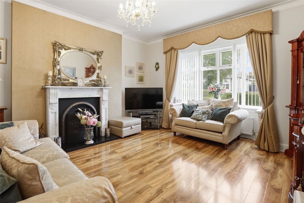 Property photo 2 of 33 Picture No. 20