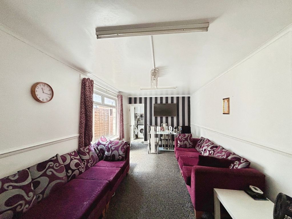 Property photo 2 of 11 Pbox-Img.Jpg