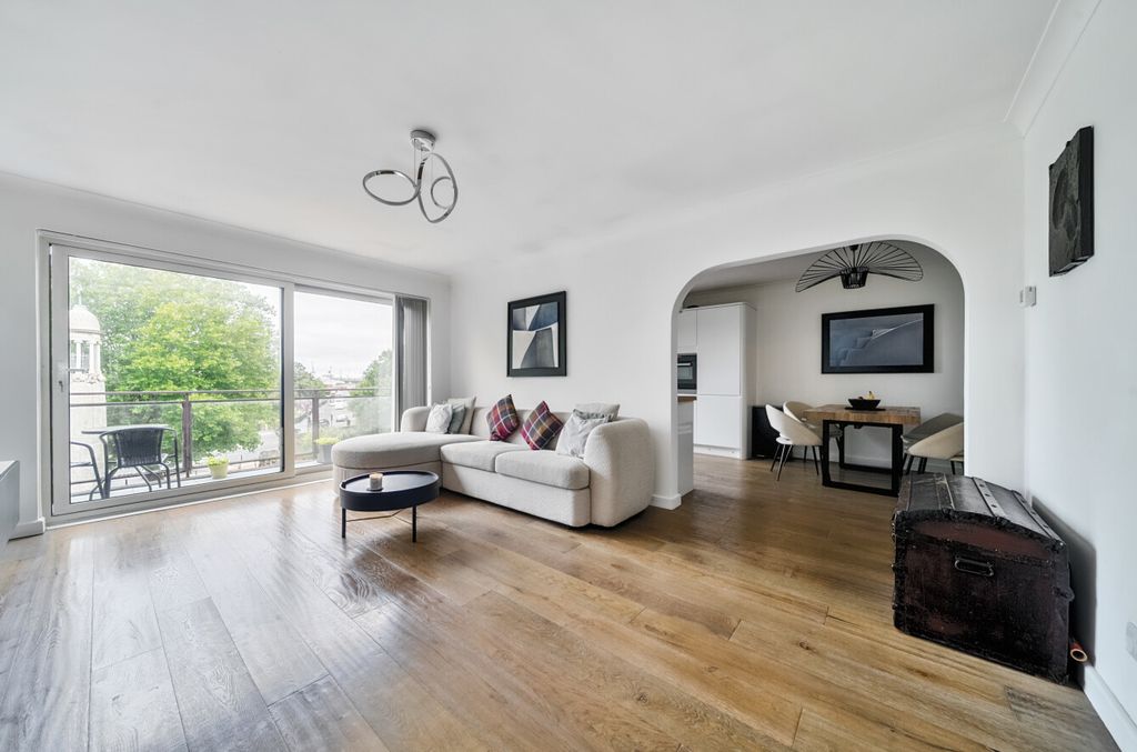 Property photo 3 of 14 1315625-12-685Bc5...