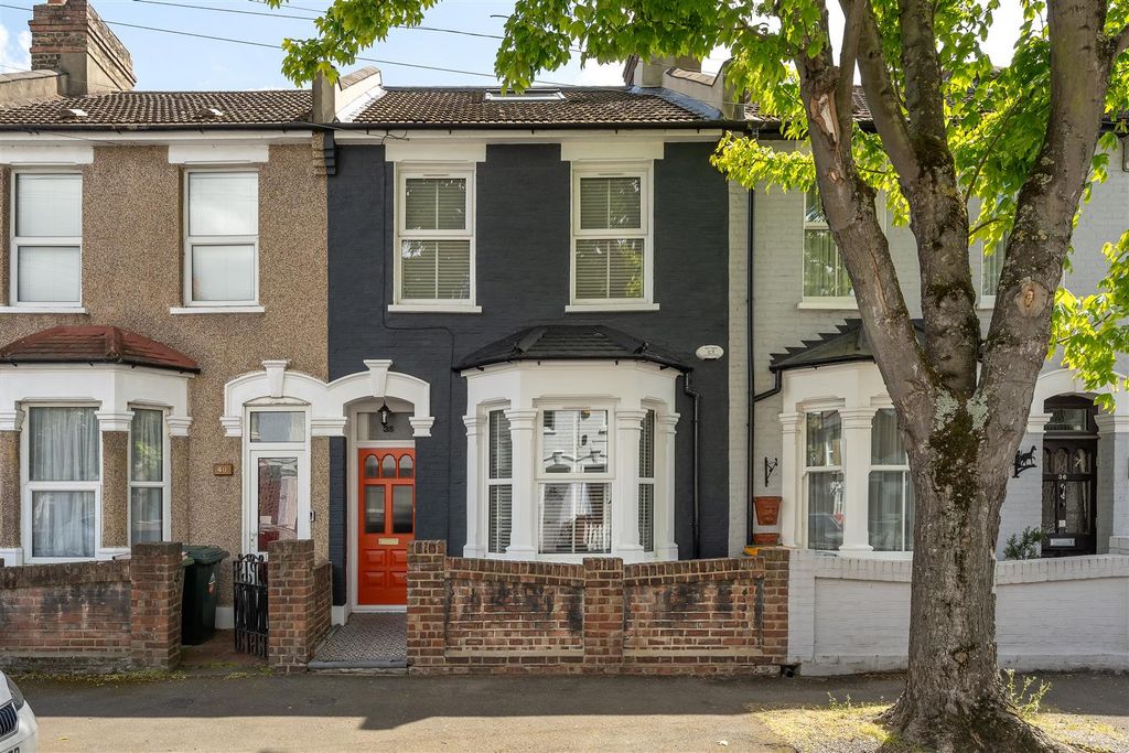 Property photo 1 of 53 Tweedmouth Road, E13