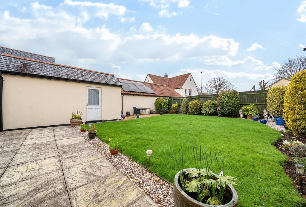 Property photo 3 of 19 1416161-3-69982d8...