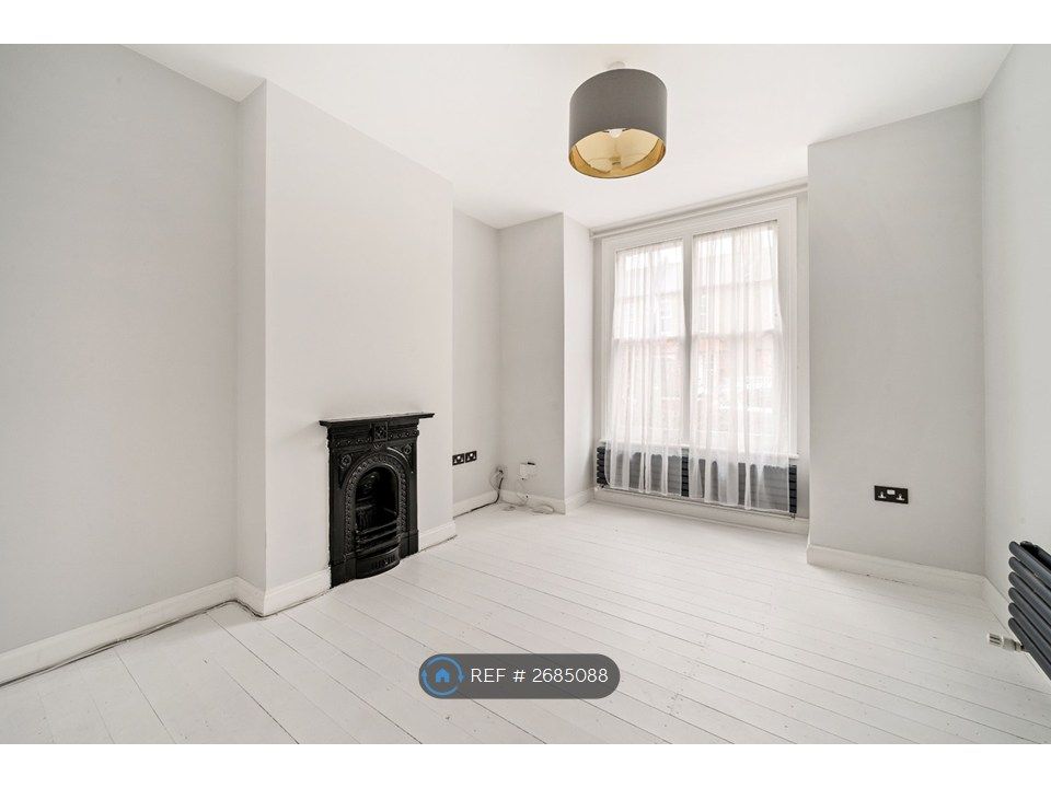 Property photo 1 of 15 Lounge