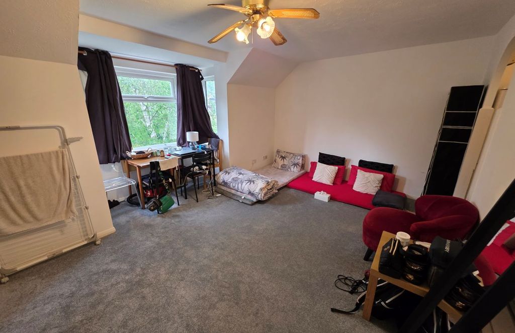 Property photo 2 of 4
