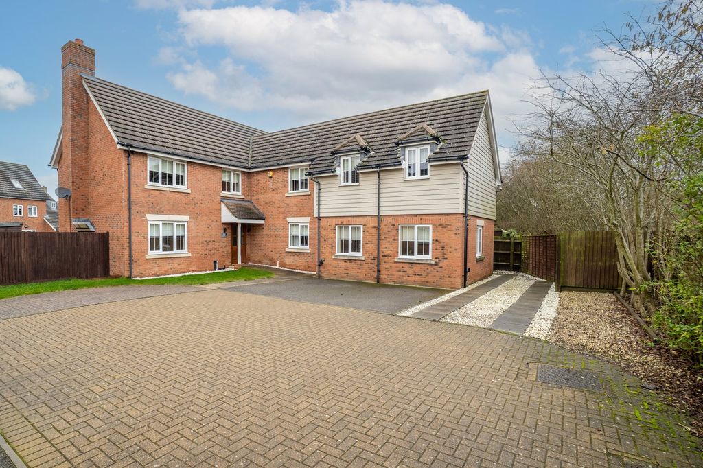 Property photo 2 of 37