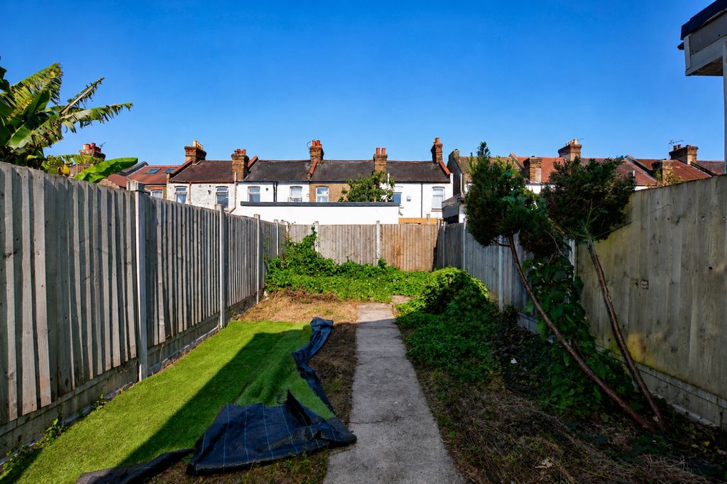 Property photo 1 of 11 Garden