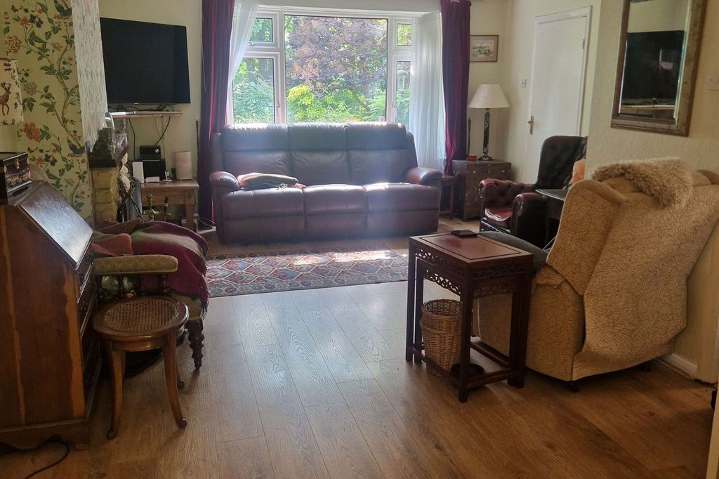 Property photo 2 of 23