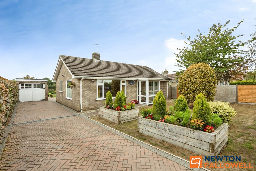 Property photo 1 of 33