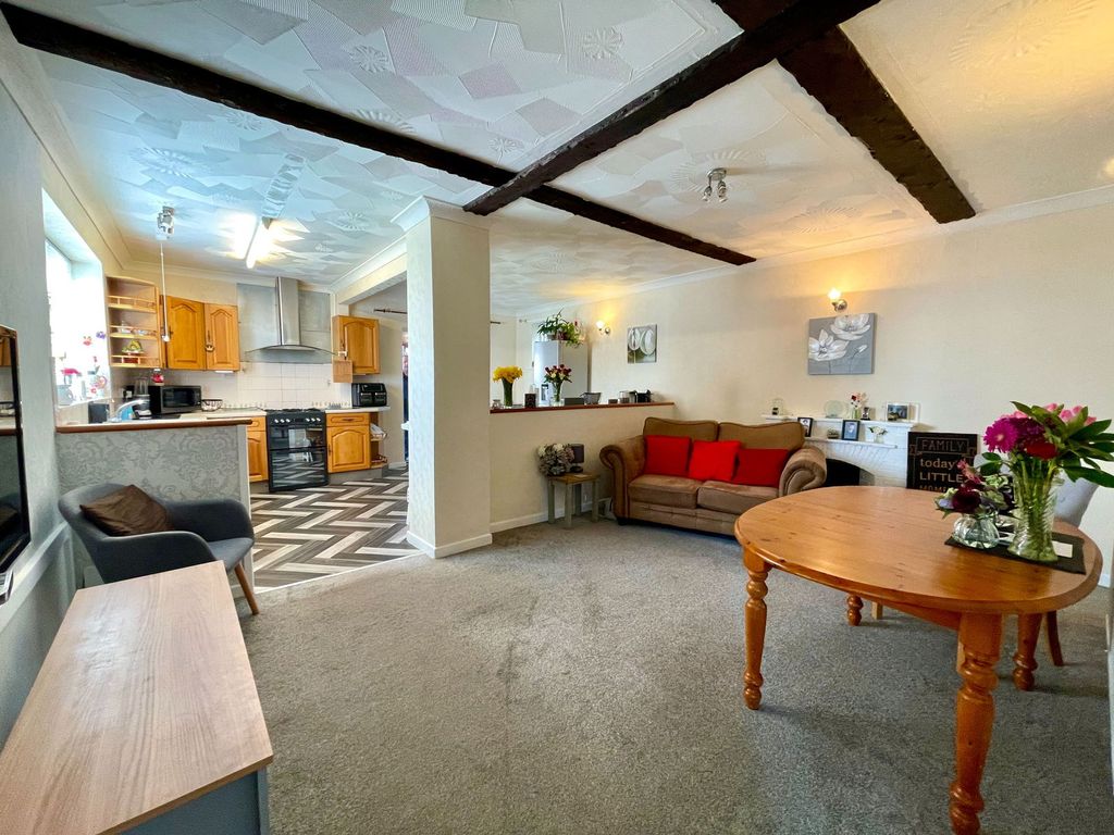 Property photo 3 of 23