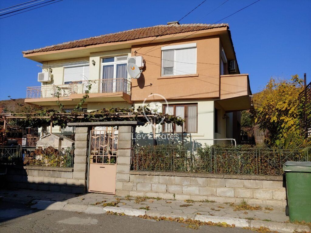 Property photo 1 of 23