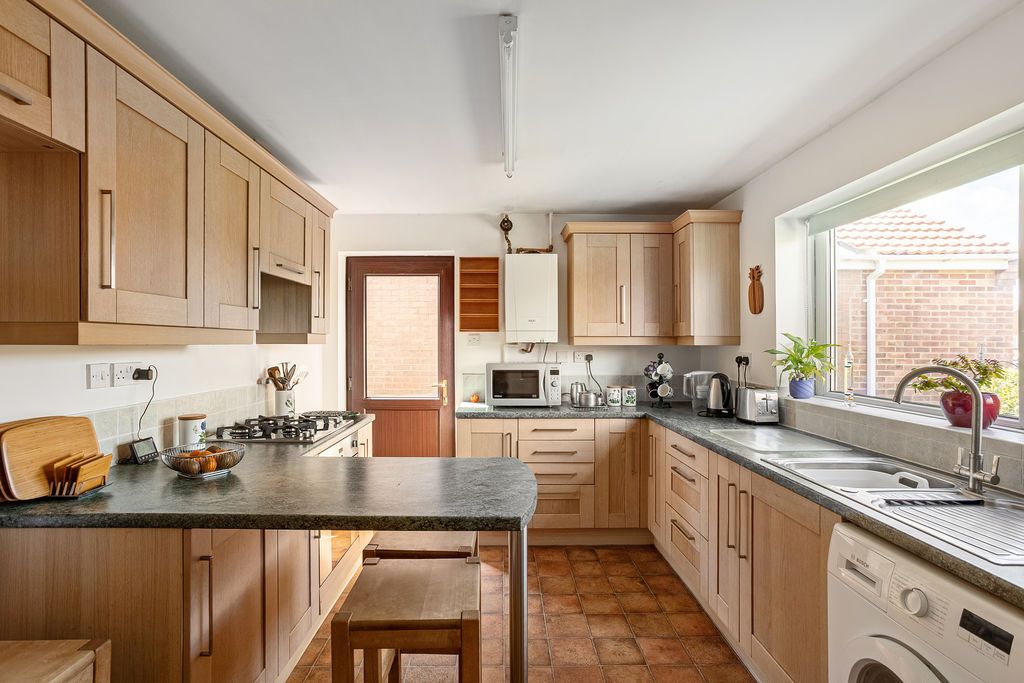 Property photo 3 of 16 Photo 7