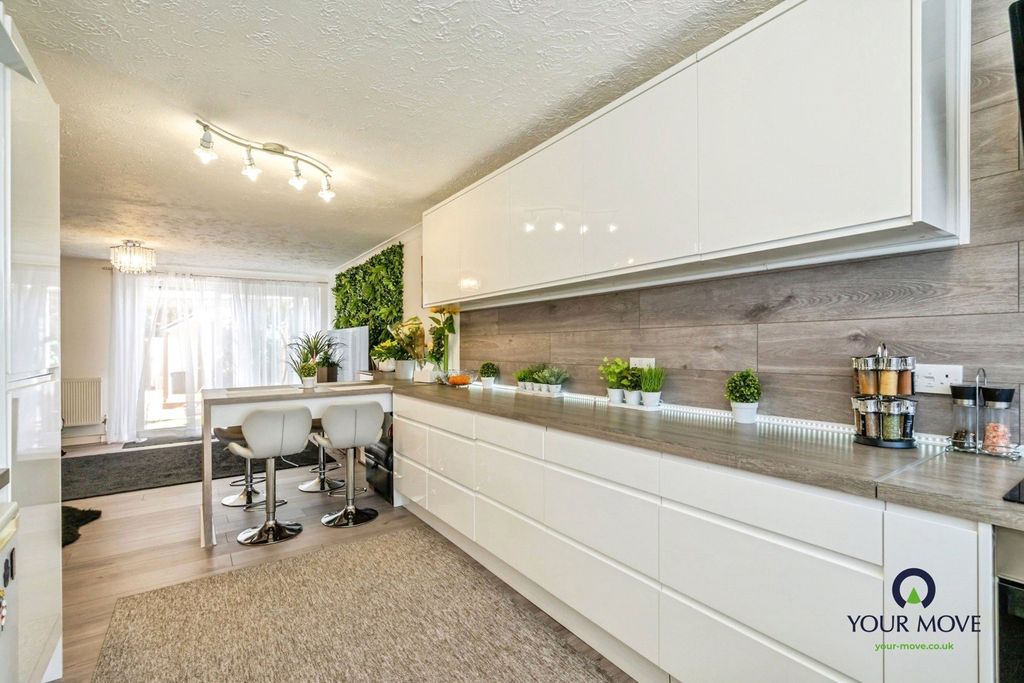 Property photo 3 of 15 Pbox-Img.Jpg
