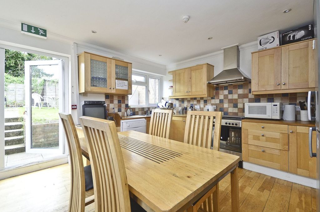 Property photo 1 of 3