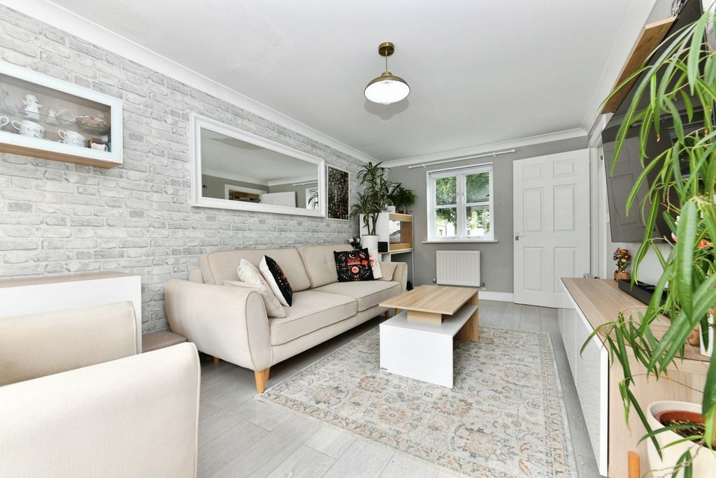 Property photo 2 of 17 Pbox-Img.Jpg