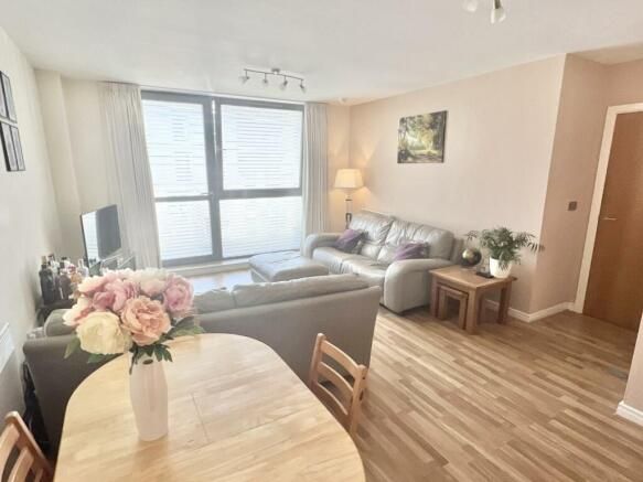 Property photo 3 of 8 Image