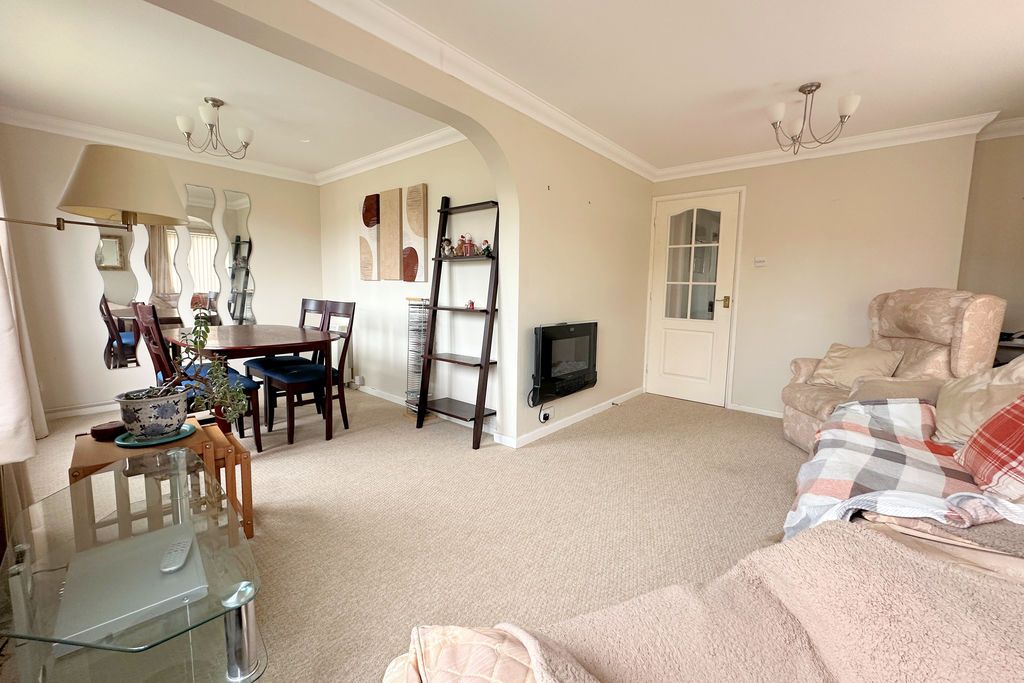 Property photo 3 of 17 Lounge/Dining Room