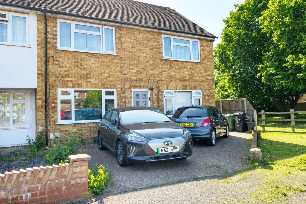 Property photo 1 of 9 Photo 4