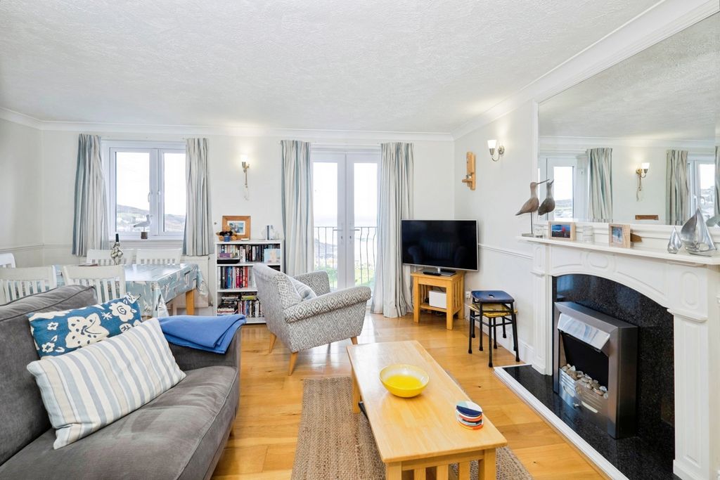 Property photo 2 of 20 Pbox-Img.Jpg